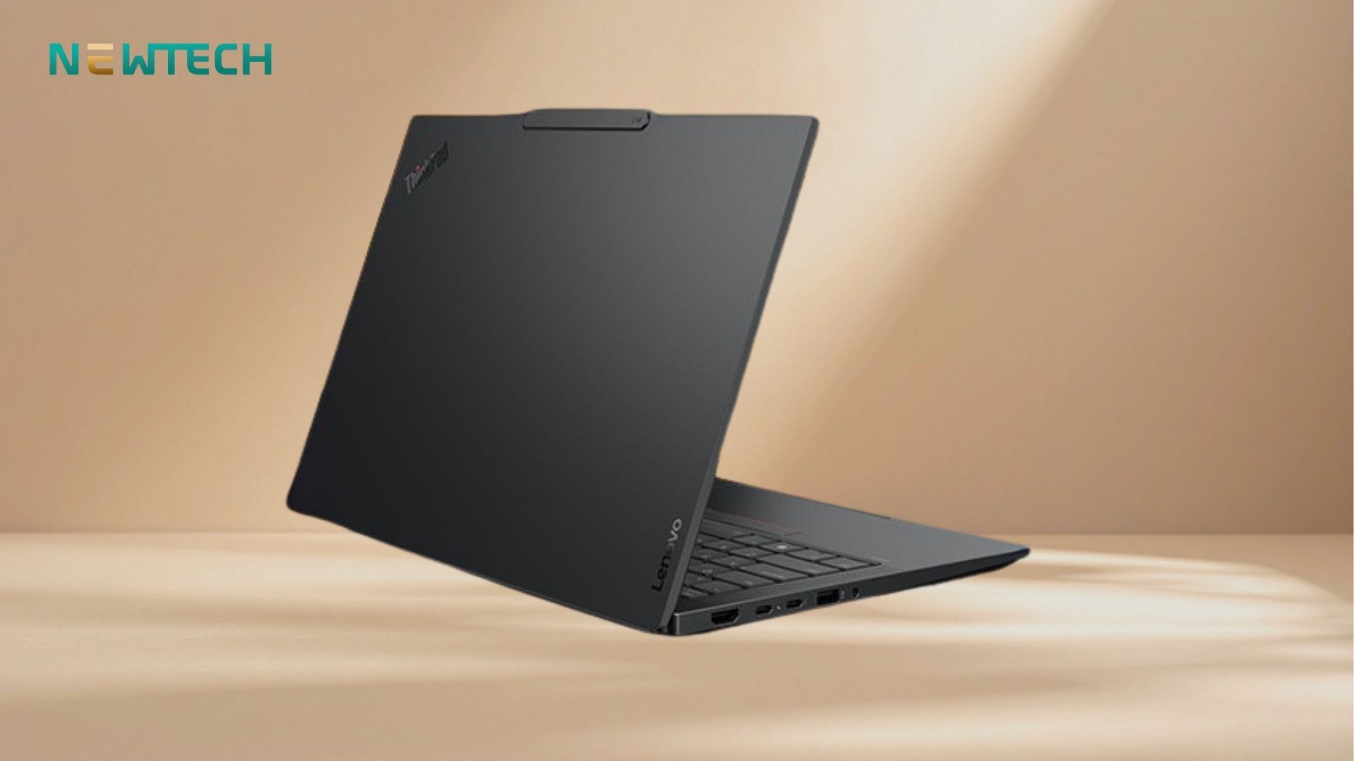 Lenovo Thinkpad E14 Gen 7 14 inch Ultra 5-225H/16GB/512GB WUXGA NoOS Chính hãng 2 Thiết kế cổ điển và truyền thống của Thinkpad