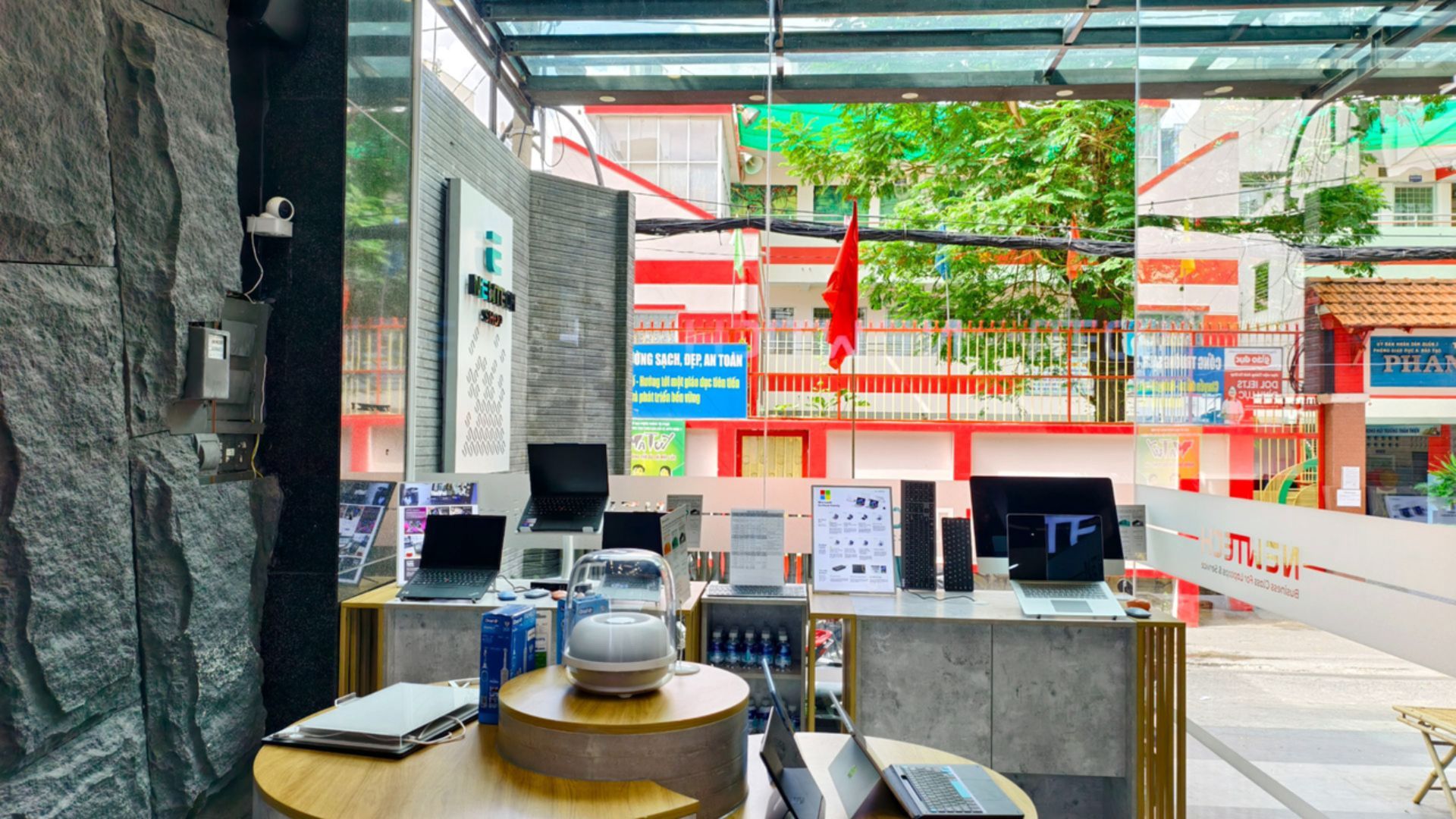 Dell XPS 13 9350 – 13.4″ Intel Core Ultra 7-256V/16GB/512GB [Likenew]