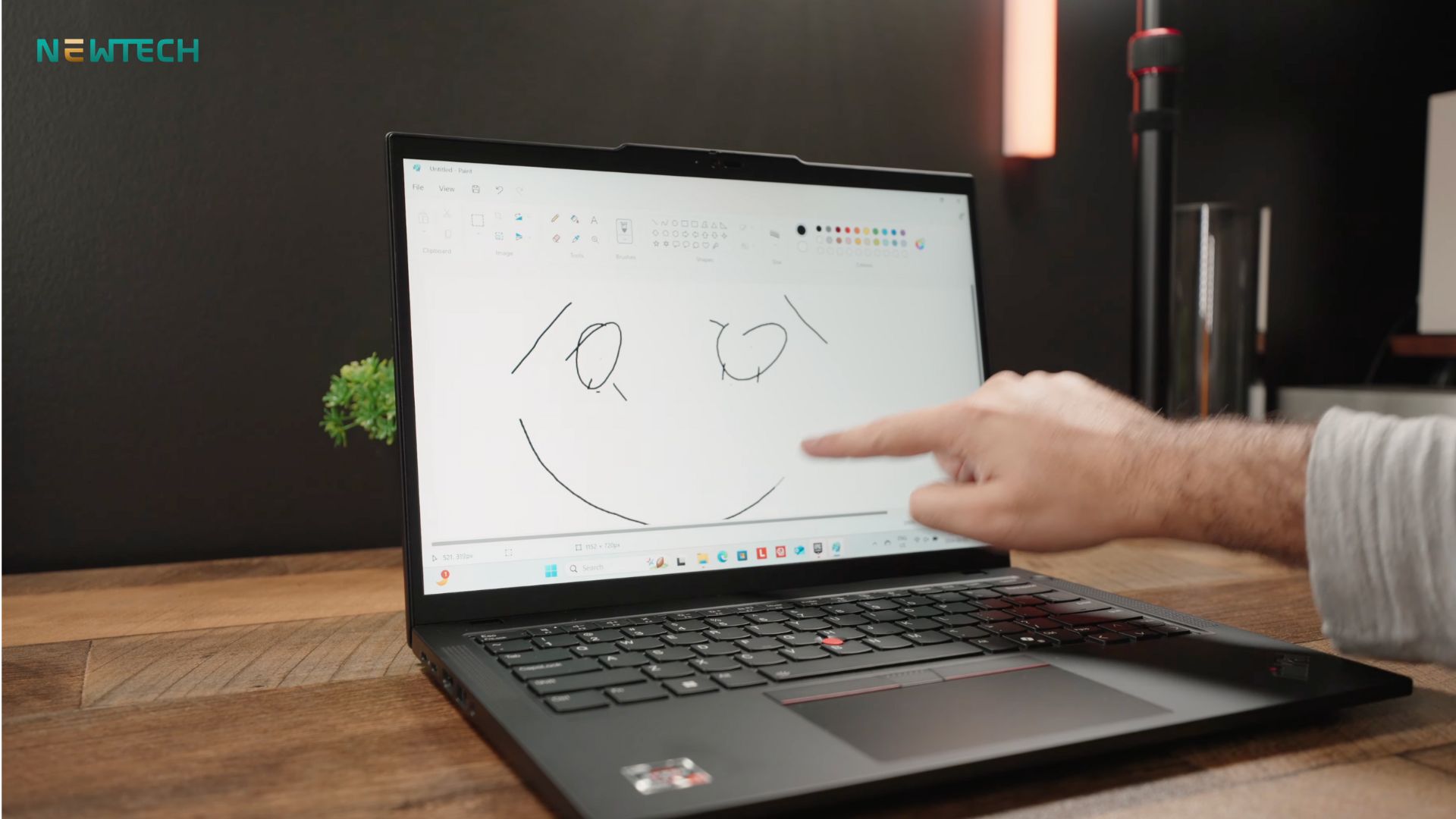 Lenovo ThinkPad T14 Gen 5 Ryzen 7 8840U RAM 16GB SSD 512GB 14" WUXGA 23 Lenovo ThinkPad T14 Gen 5 Ryzen 7 8840U RAM 16GB SSD 512GB 14″ WUXGA