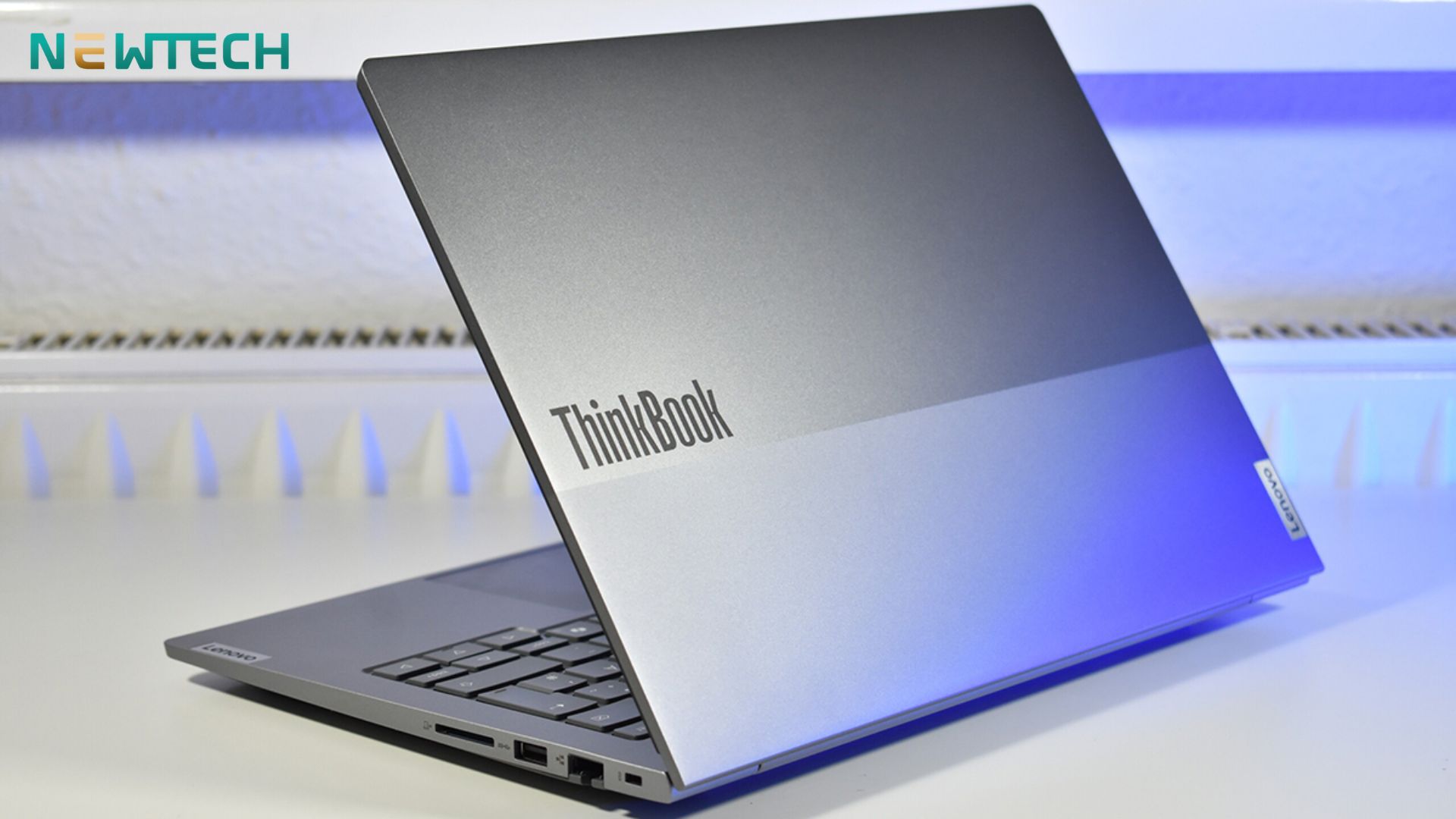 Lenovo ThinkBook 14 Gen 8 14 inch Core 5 210H 16GB 512GB WUXGA NoOS (21SGA03HVA) 16 Thiết kế tối giản và tinh tế