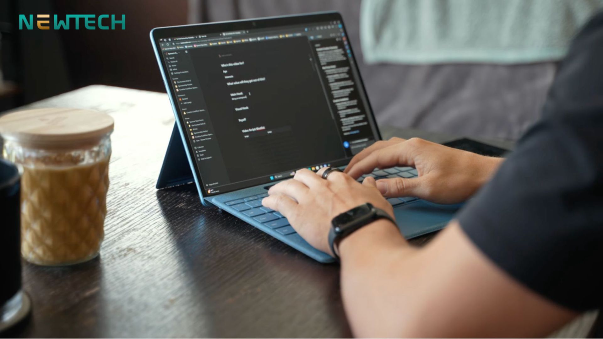 Kinh nghiệm mua laptop văn phòng 2025: Cần gì ngoài cấu hình?