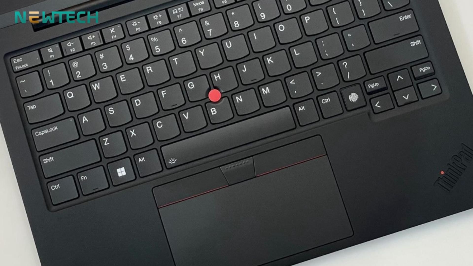 Laptop doanh nhân là gì? Sự khác biệt không chỉ nằm ở cấu hình