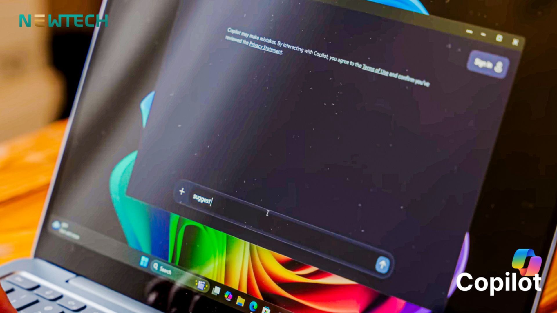 Trên tay Surface Laptop 13 inch 2025: Mảnh ghép mỏng nhẹ cho dân sáng tạo hiện đại