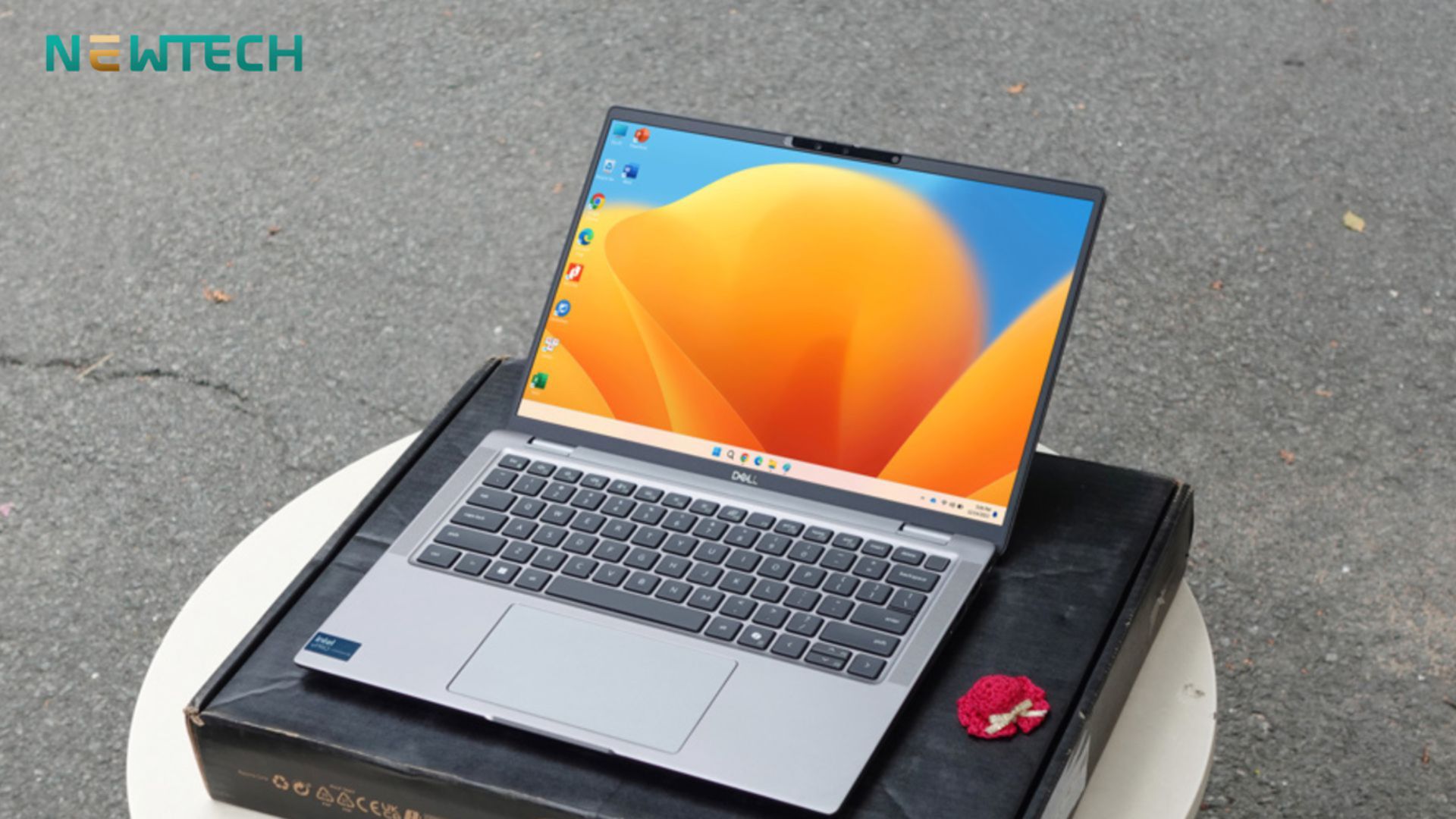 Laptop doanh nhân là gì? Sự khác biệt không chỉ nằm ở cấu hình