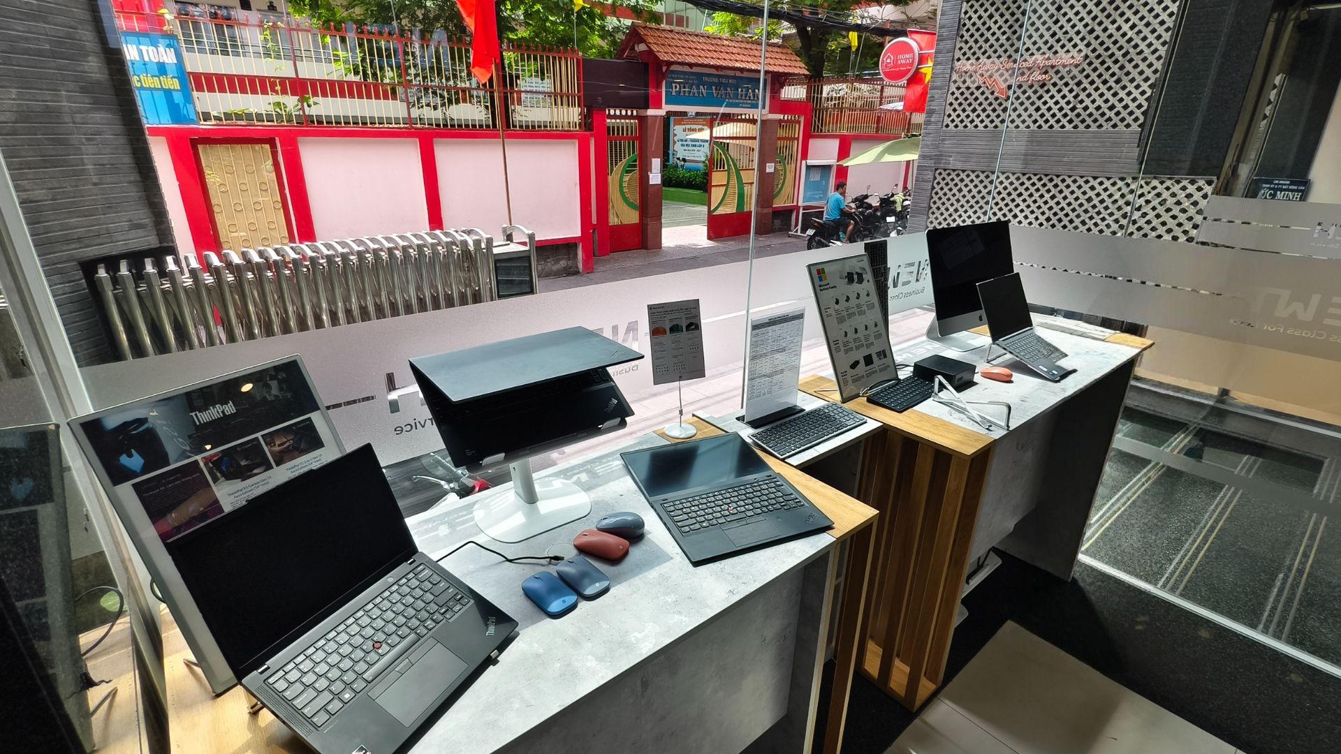 Laptop cho văn phòng 2025 nổi bật: Lựa Chọn Tốt Nhất Trong Tầm Giá