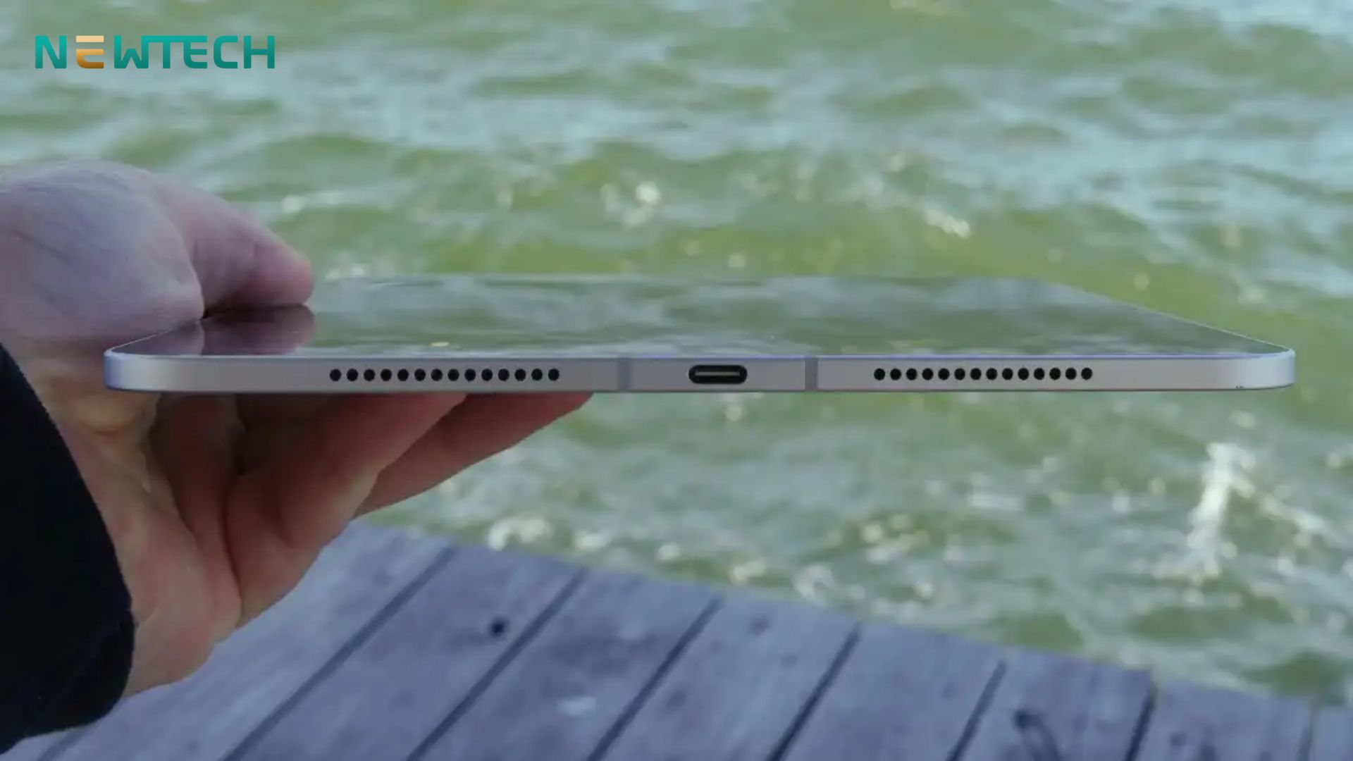 Surface Pro 12 Inch và iPad Pro 11 Inch M4: Đâu mới là con "quái vật" trong cuộc chiến tablet thông minh? 13 Cổng kết nối được tinh giản cho thiết kế vô cùng mỏng nhẹ