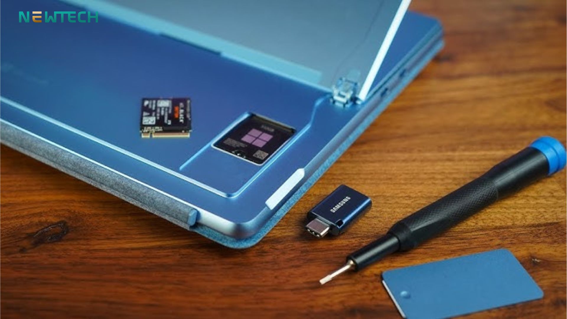 Nâng cấp Surface Pro 11 và Surface Laptop 7: Hướng dẫn đầy đủ, an toàn và hiệu quả 5 Việc thay SSD ở trên Surface Pro 11 và Surface Laptop 7 đòi hỏi trình độ kỹ thuật cao