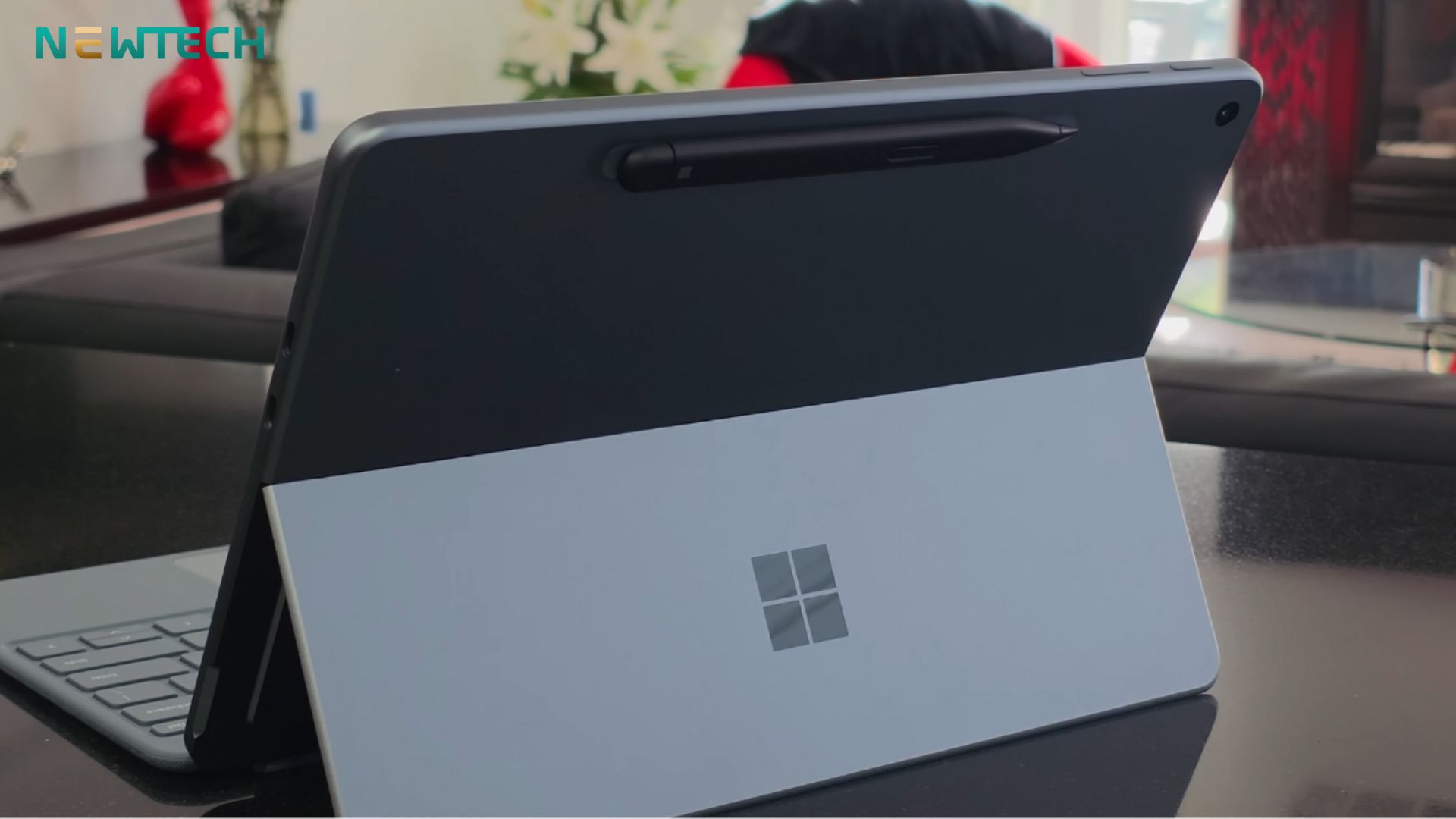 Surface Pro 12 inch và iPad Air M3: Nên lựa chọn sản phẩm nào khi bạn chưa biết mình muốn gì? 14 Hệ điều hành Windows không còn quá xa lạ với những ai ưu tiên làm việc chuyên nghiệp