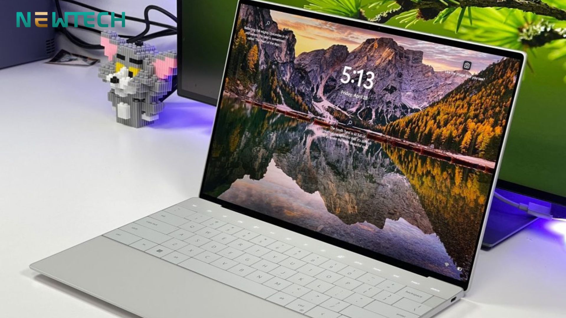 Dell XPS 13 Plus 9320 màn hình OLED sắc nét, hàng phím chức năm cảm ứng siêu mượt