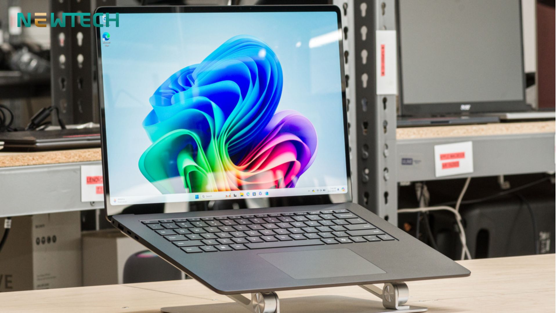 Surface Laptop 7 - Các tính năng thông minh trong Copilot+ PC