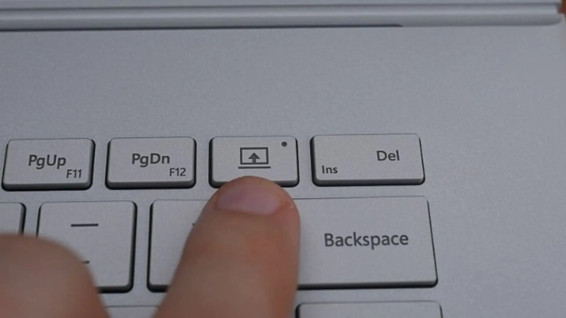 Cách sử dụng bàn phím Surface dễ dàng 8 Bàn phím Surface Book dễ dàng tháo rời