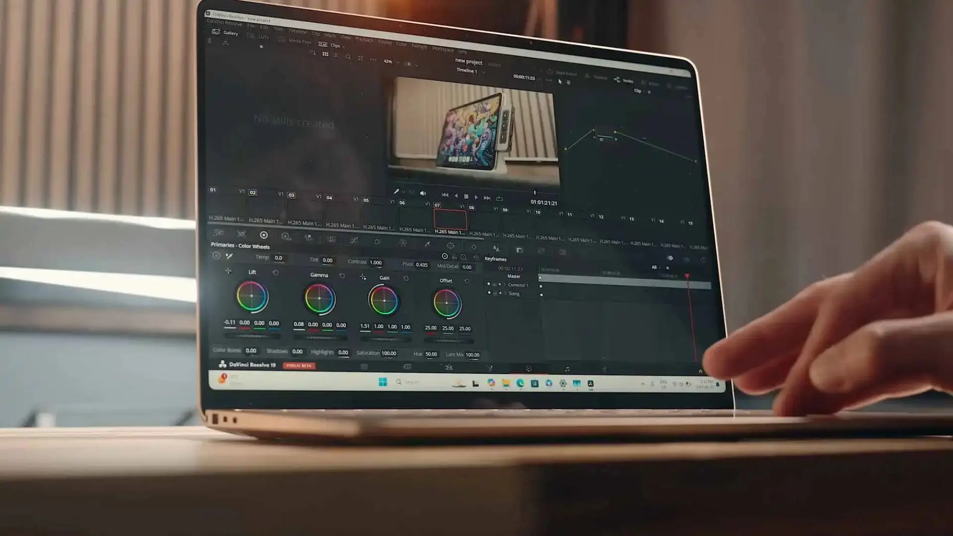 Cả Surface Laptop 7 với LG Gram Basic 2024 đều có đa dạng cấu hình cho người dùng chọn