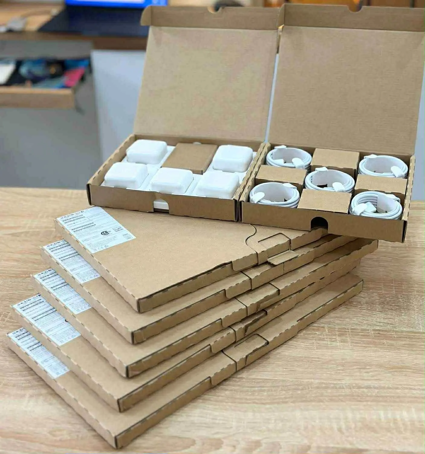 Apple MacBook Air 13.6 inch M4 2025 10CPU/8GPU 16GB 256GB New Nhập Khẩu - for business 2 Apple MacBook Air 13.6 inch M4 2025 10CPU/8GPU 16GB 256GB New Nhập Khẩu – for business