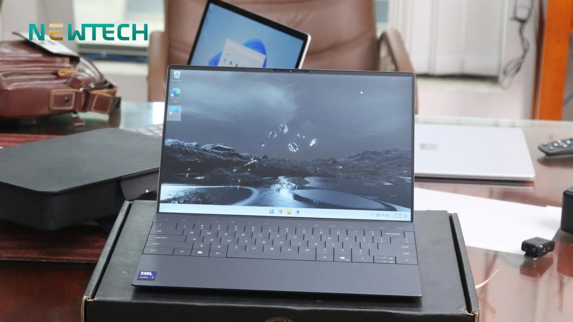Đánh giá laptop Dell XPS 9350 Ultra 7 16GB 512GB Refurbished
